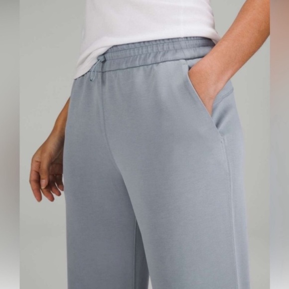 NWT Lululemon Athletica High Rise Softstreme Pants in Rhino Grey Size 8 - Picture 3 of 10